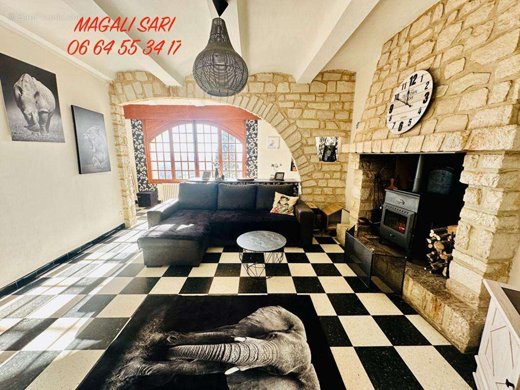 Maison à VEZENOBRES