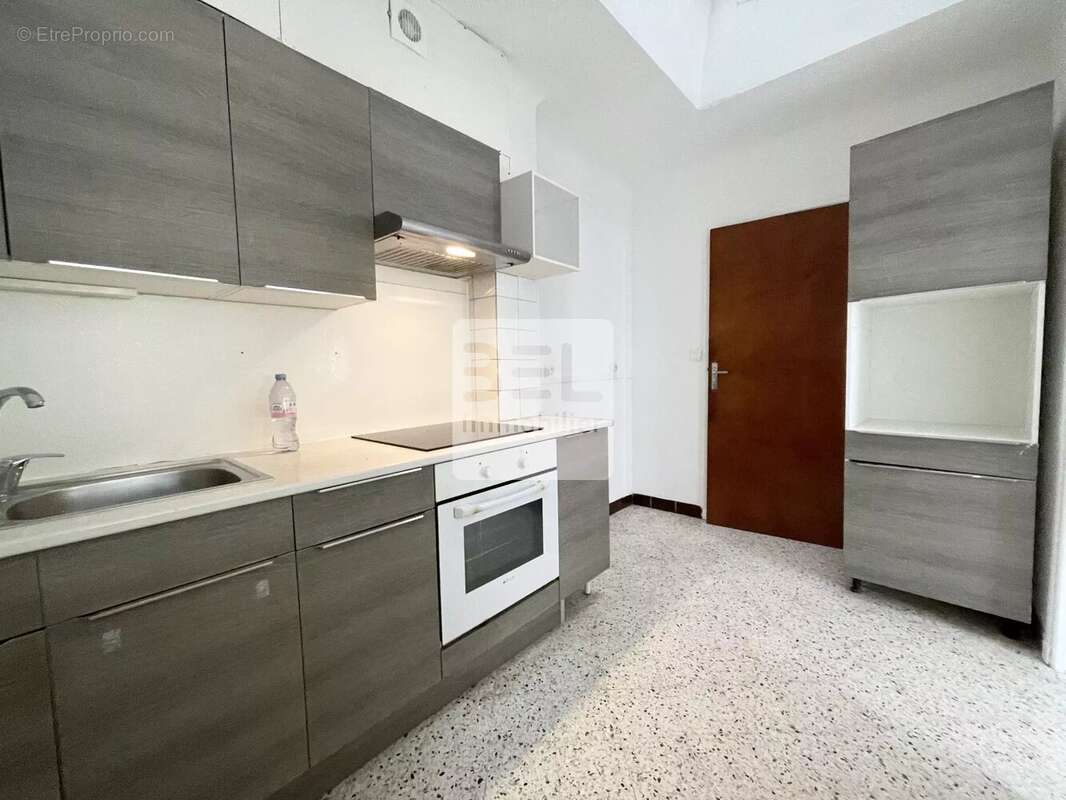 Appartement à BAGNOLS-SUR-CEZE