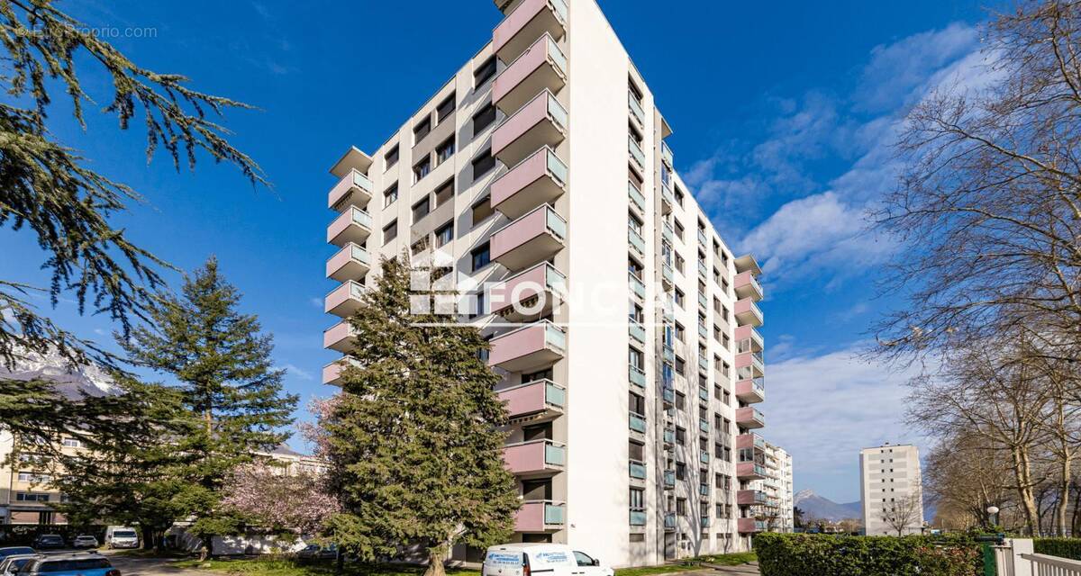 Appartement à LE PONT-DE-CLAIX