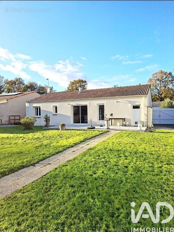 Photo 1 - Maison à NESMY