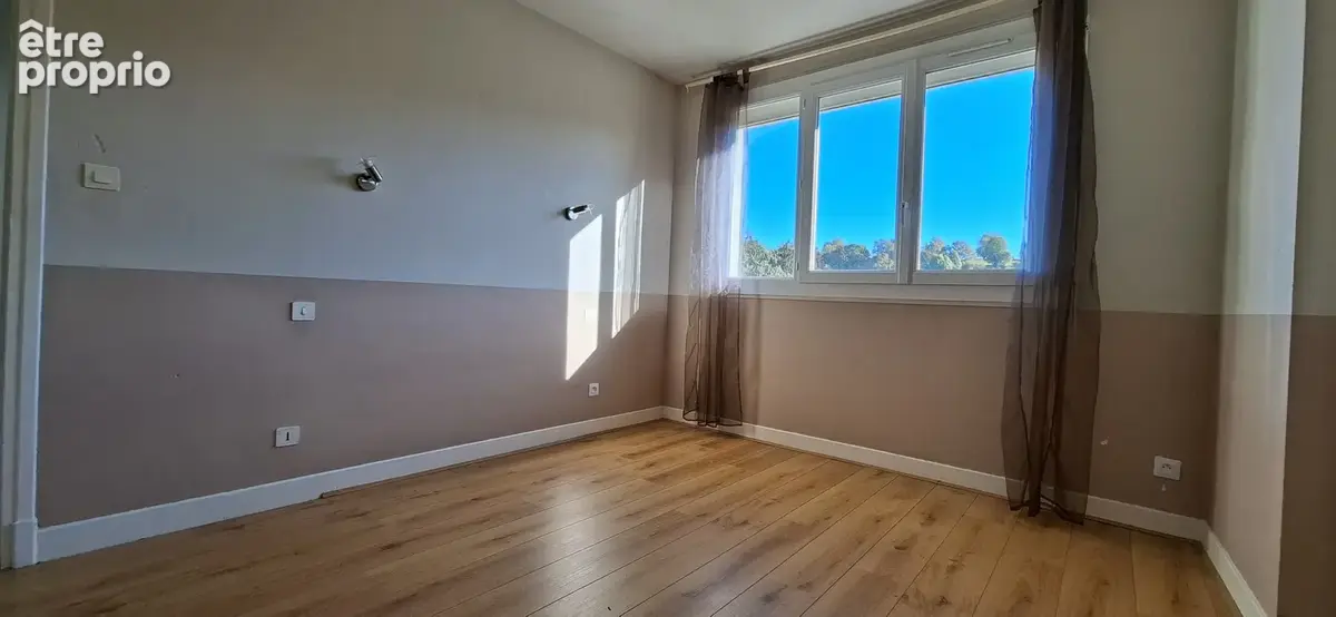 Appartement 5 pièces 83 m² à vendre à Oloron-Sainte-Marie (64400) - photo 5