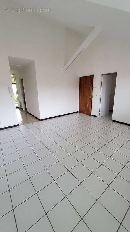 Appartement à BAIE-MAHAULT