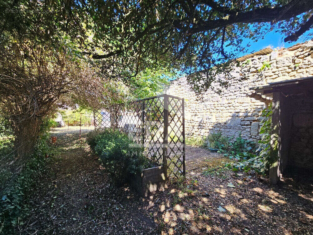 Maison à LA COURONNE