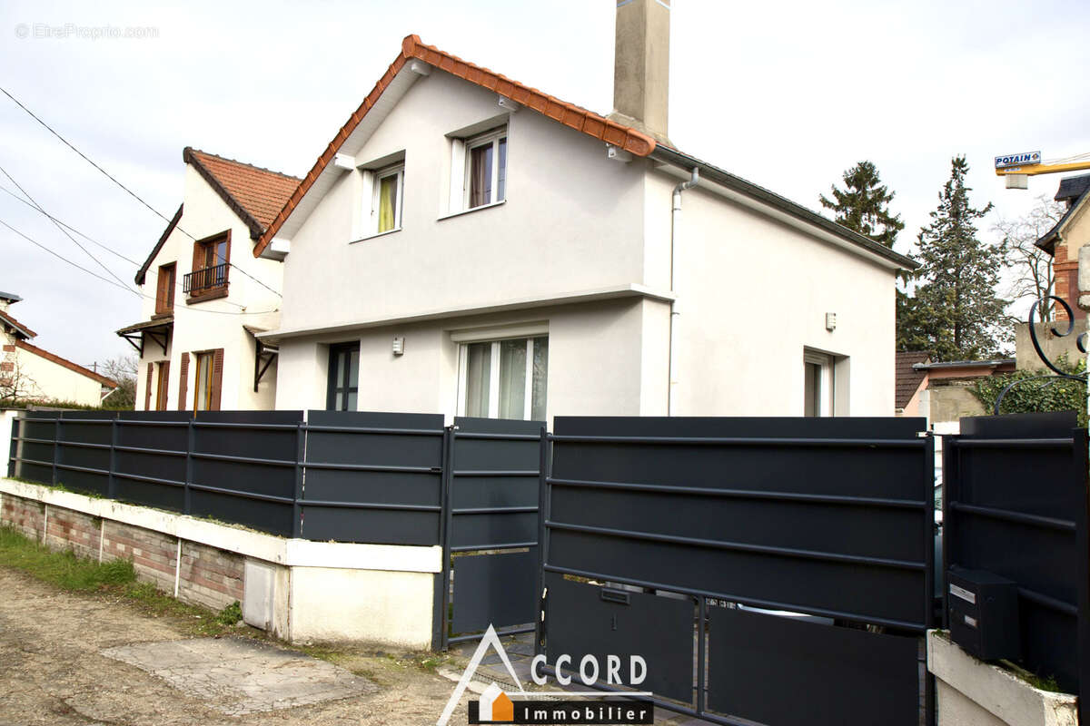 Maison à SARTROUVILLE