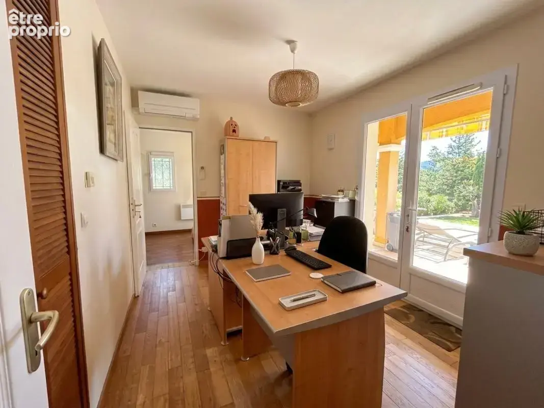 Maison 6 pièces 138 m² à vendre à Cuges-Les-Pins (13780) - photo 8