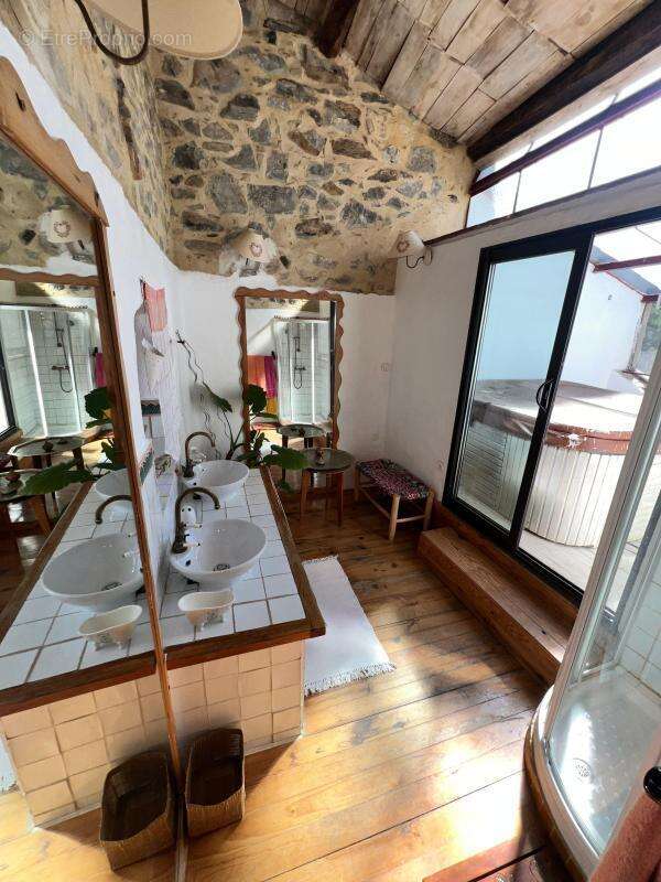 Maison à SAINT-SEBASTIEN-D'AIGREFEUILLE