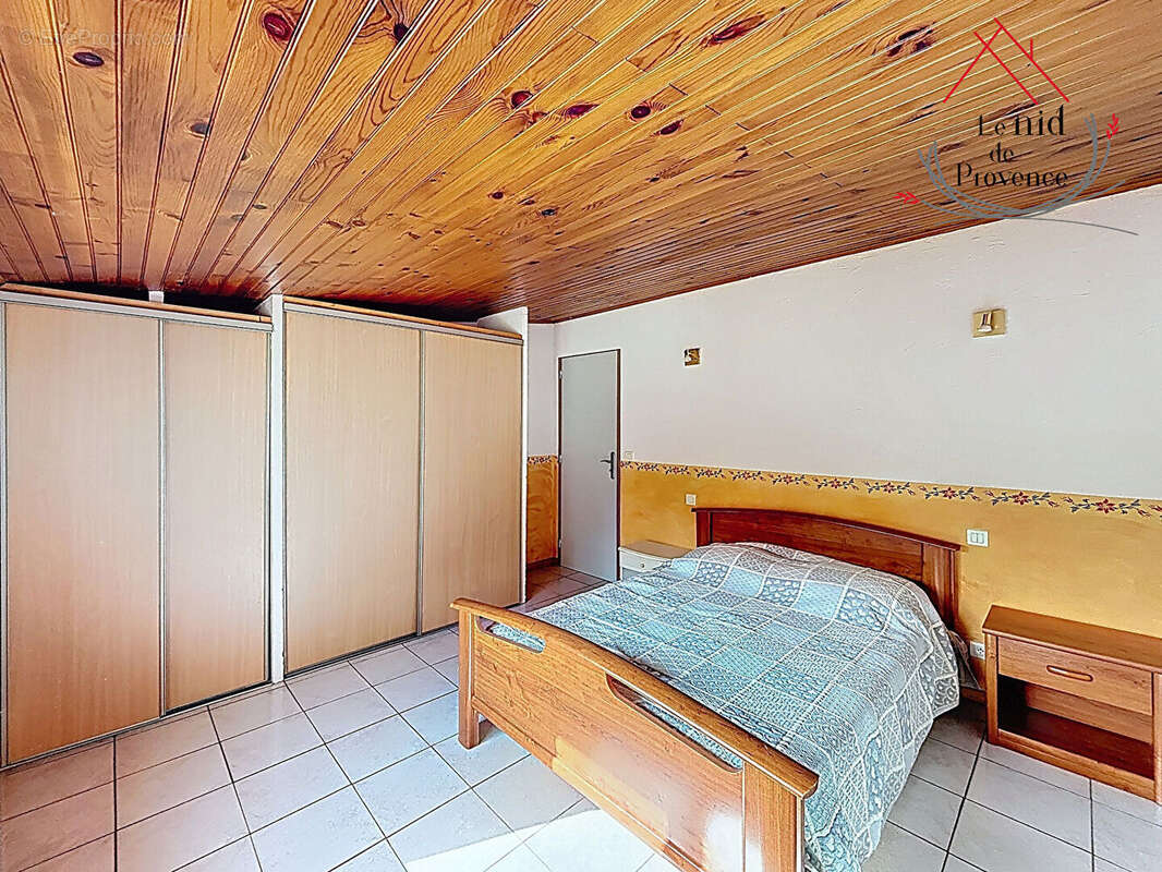 Maison à UCHAUX