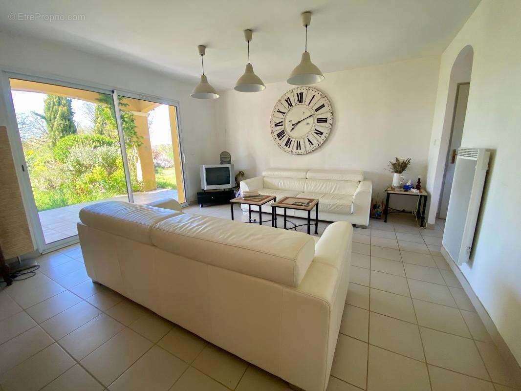 Maison de plain-pied avec piscine proche du Bugue - photo 4