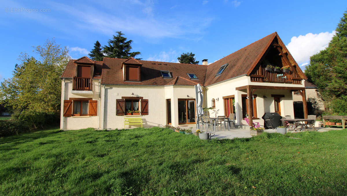 Maison à LA CHAPELLE-FORAINVILLIERS