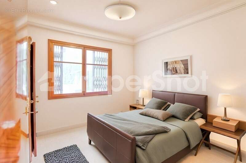 Appartement à SAINT-LAURENT-DU-VAR