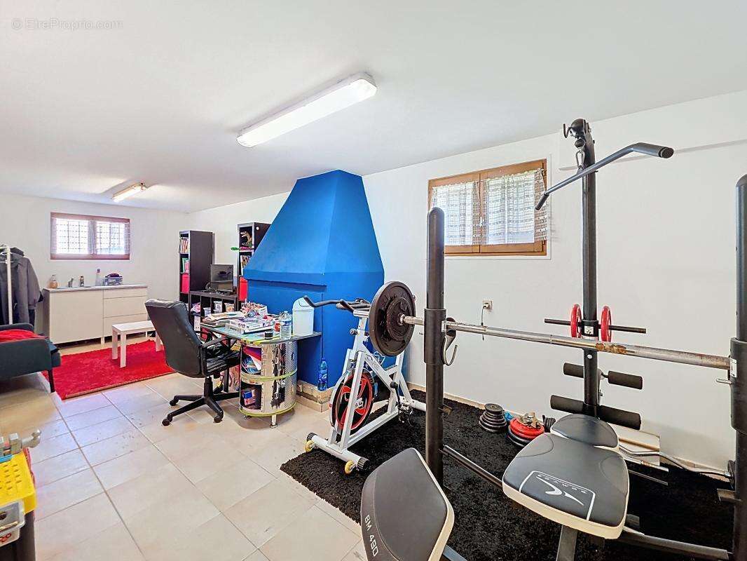 Maison à CHENNEVIERES-SUR-MARNE