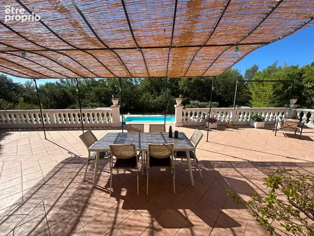 LA ROQUEBRUSSANNE : Maison 168m² sur 4090 m² de terrain avec piscine et nombreuses dépendances - photo 10