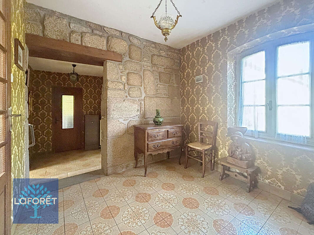 Maison à SAINT-MARC-LE-BLANC