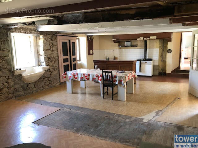 A vendre corps de ferme avec fort potentiel - LA Fouillade 12200 - photo 14