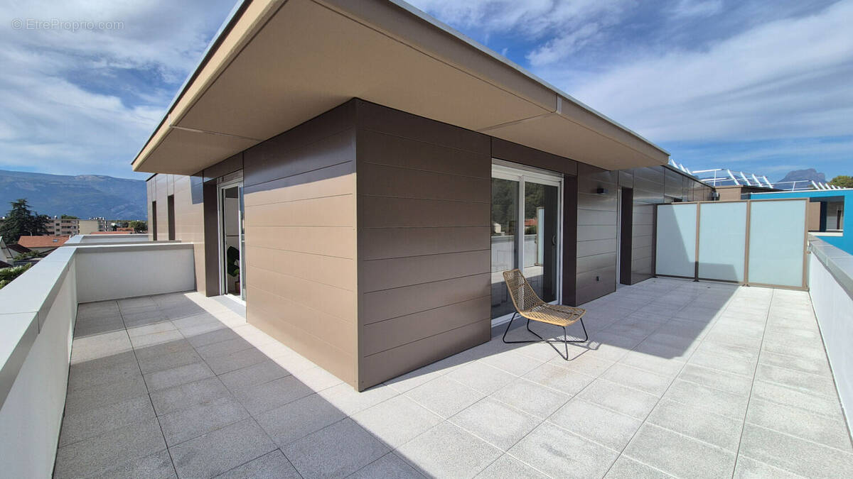 Appartement à SAINT-MARTIN-D'HERES