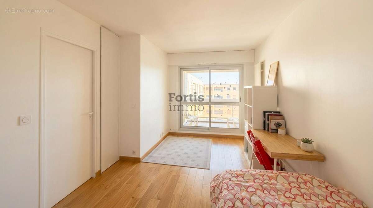 Appartement à PARIS-12E