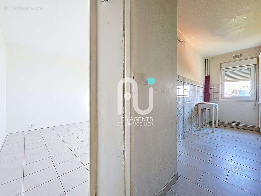 Appartement à VILLENEUVE-LA-GARENNE