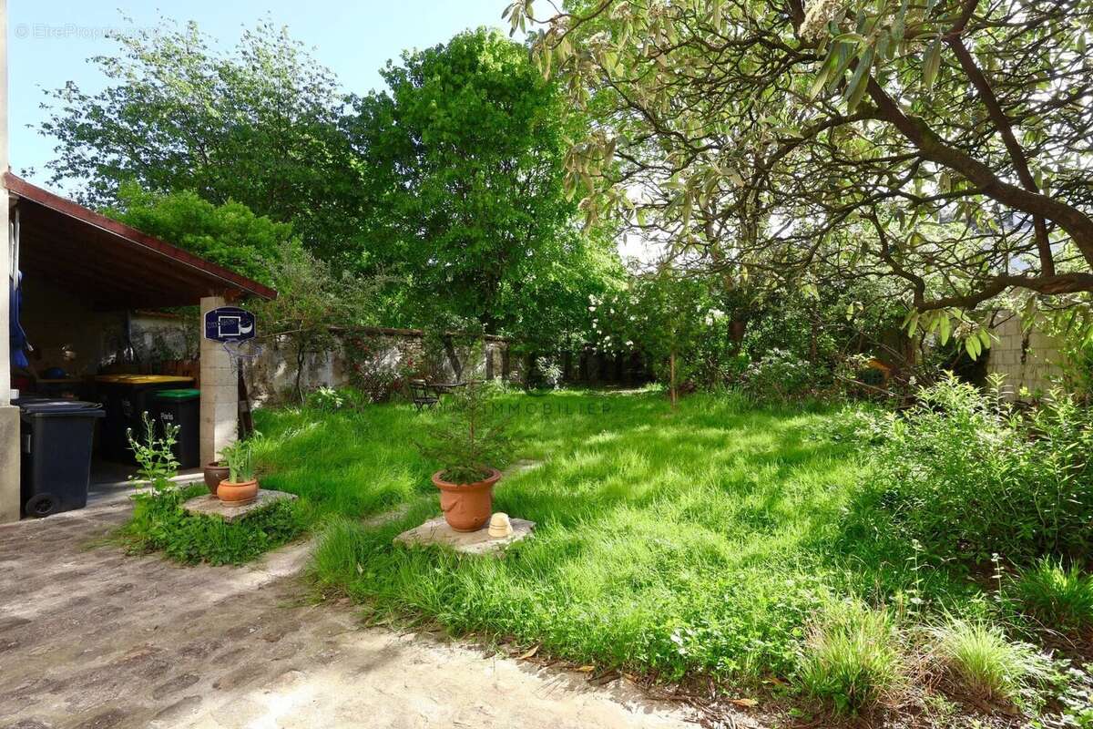 Appartement à CHARENTON-LE-PONT