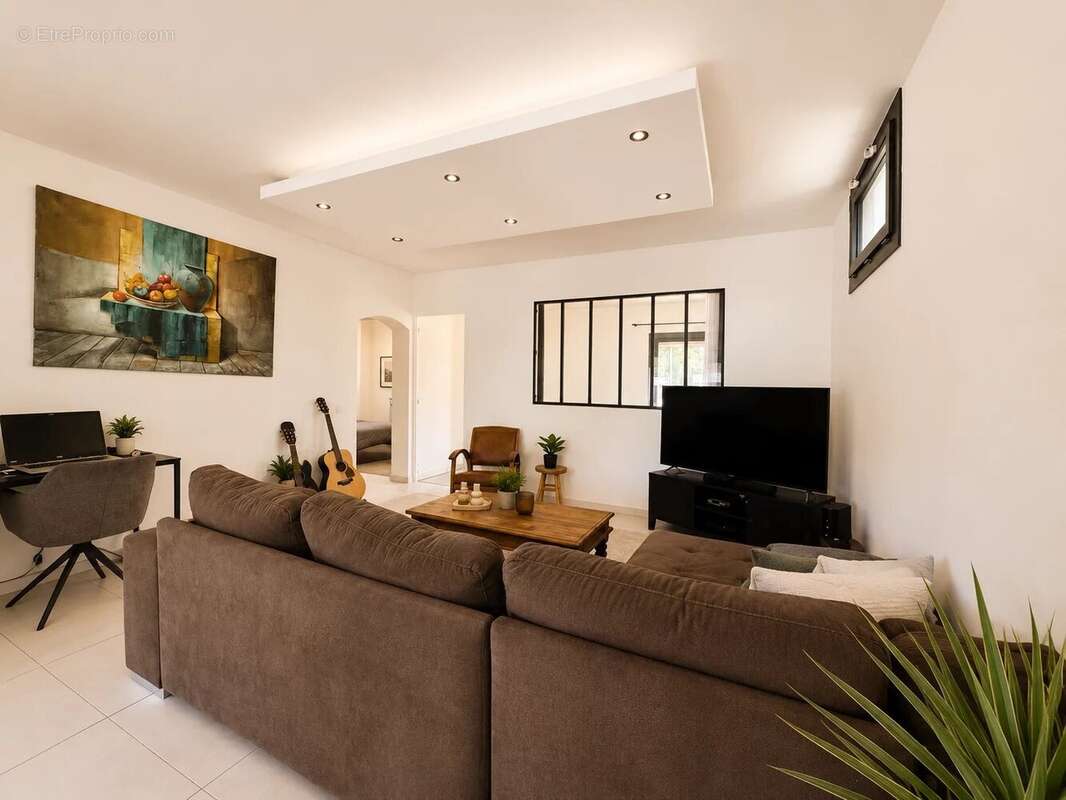 Appartement t3 rénové à puget-sur-argens - photo 6