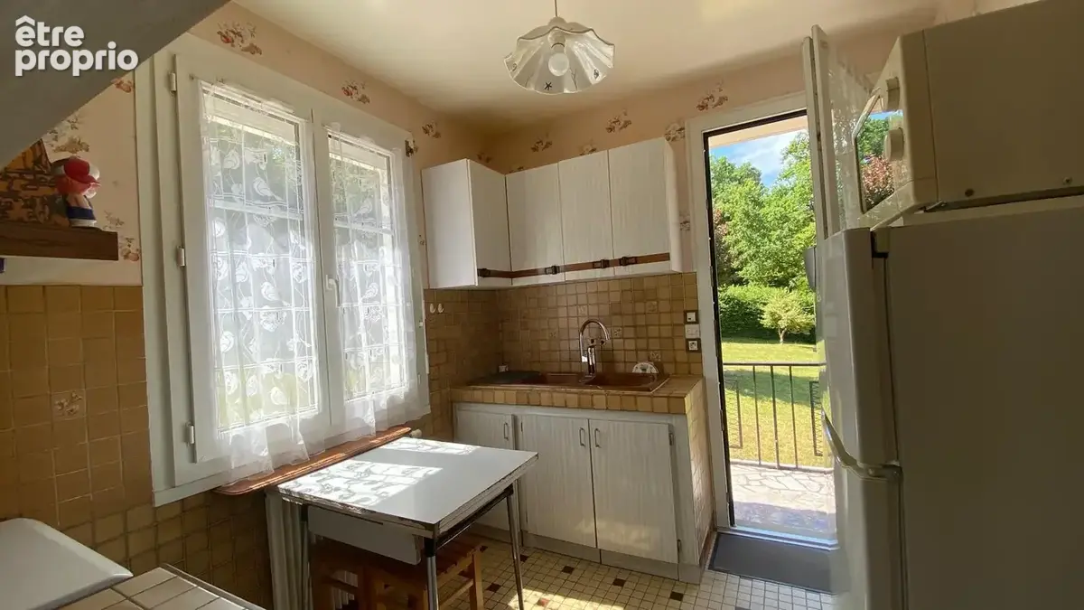 Maison lumineuse avec dépendance et terrain clos dans un cadre verdoyant   Montrichard - photo 7