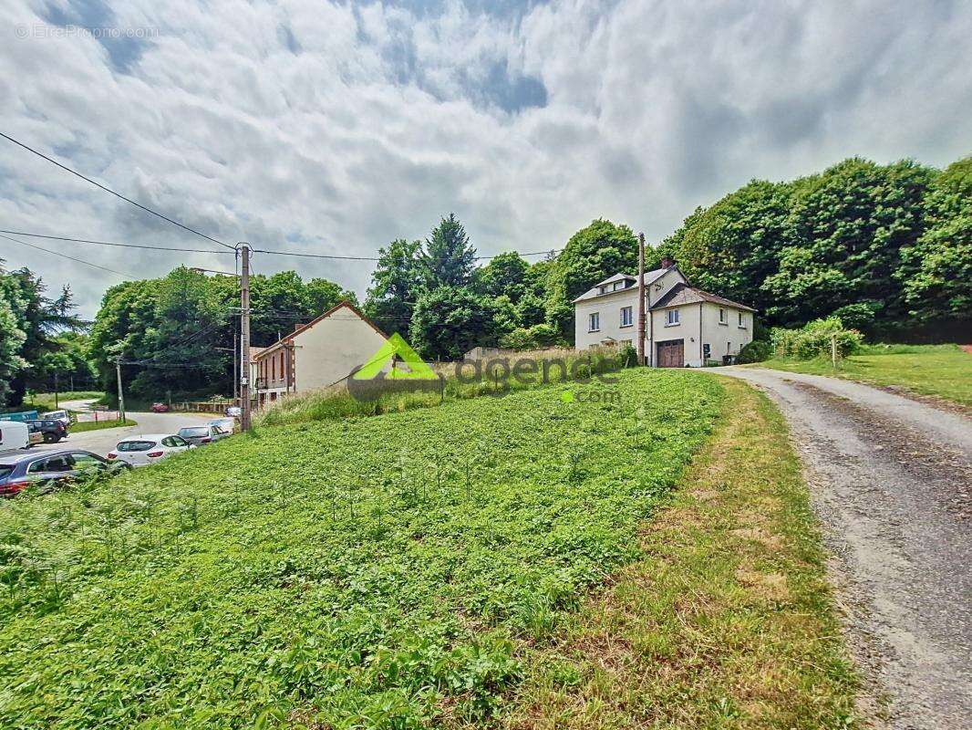 Terrain à LA BRIONNE