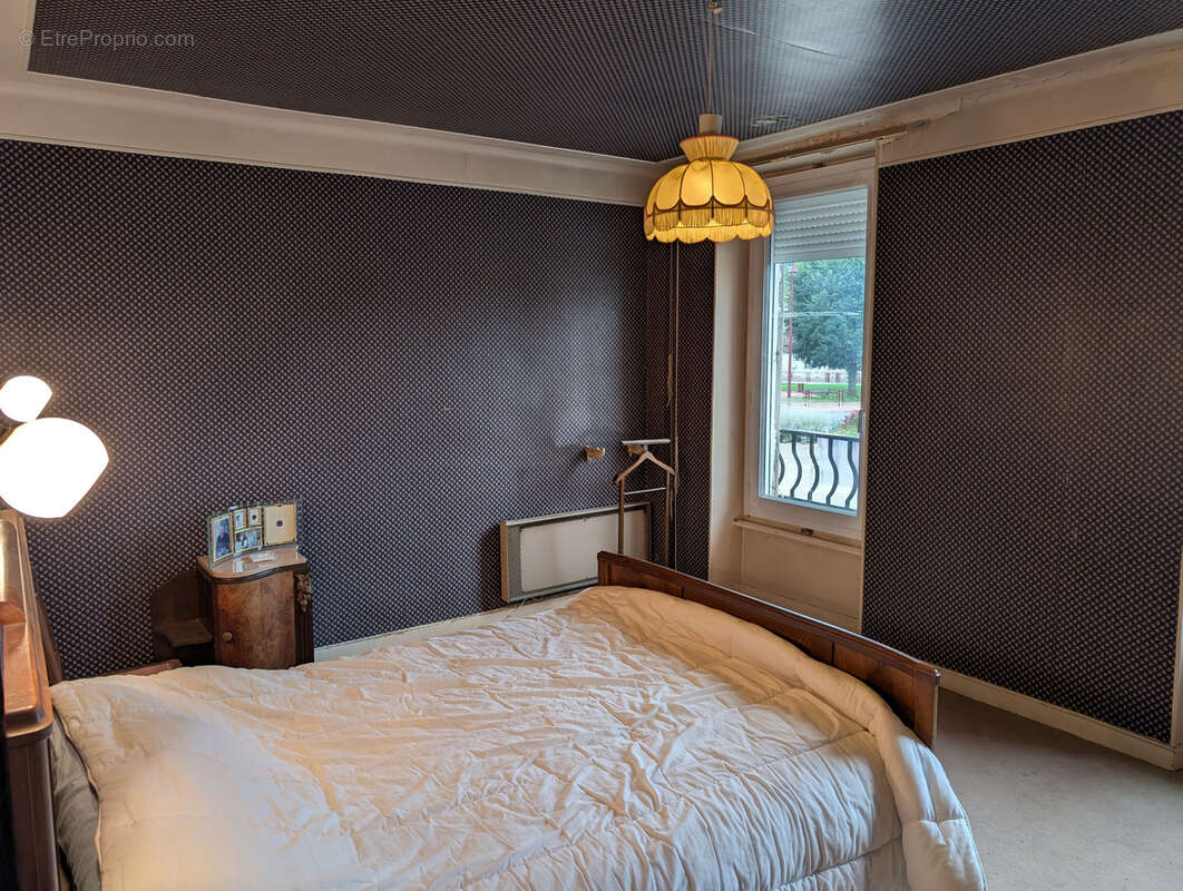 Maison à LE MAYET-DE-MONTAGNE