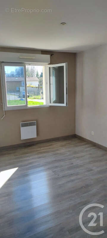 Maison 104 m² à Courtisols  - photo 11