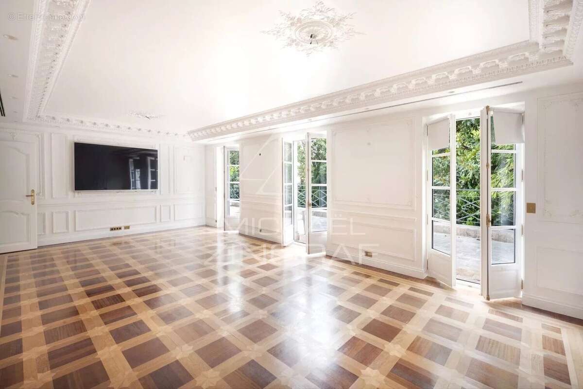 Maison à NEUILLY-SUR-SEINE