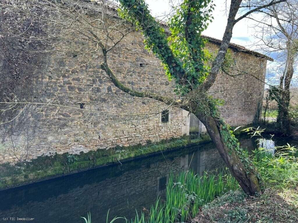 Maison à CHAMPAGNE-MOUTON