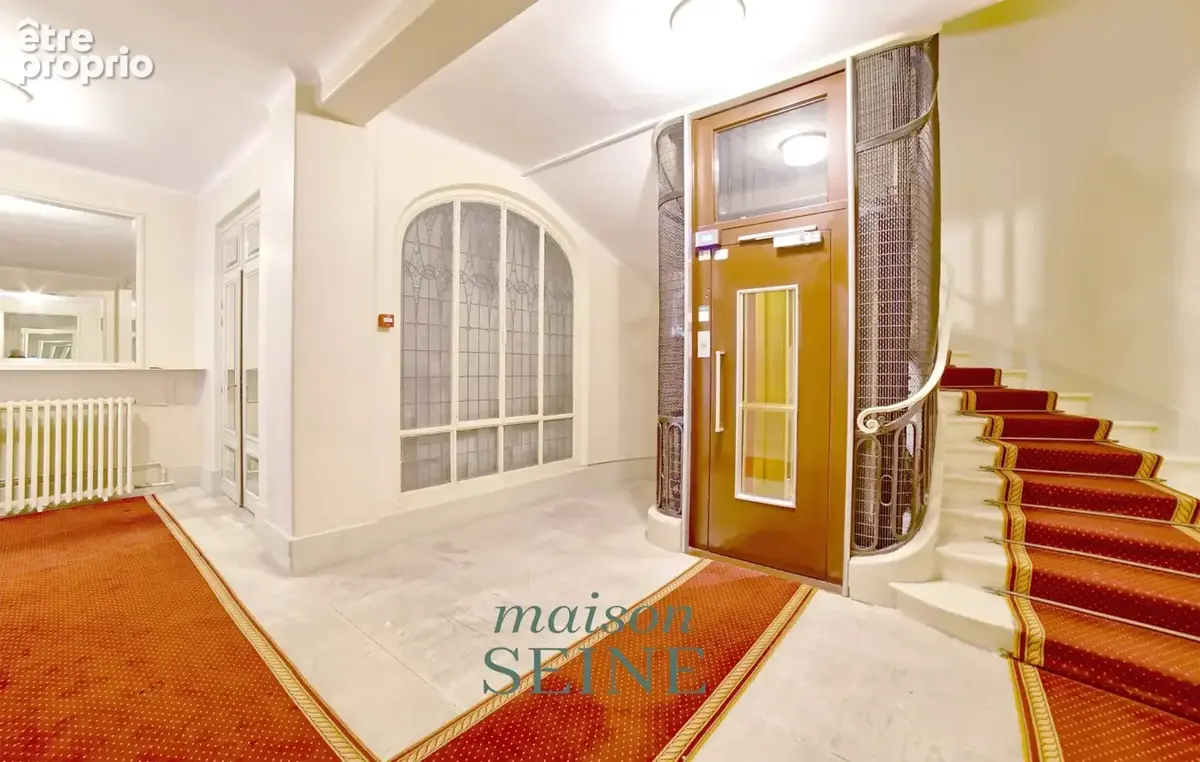Exclusivité - Neuilly Mairie - Dernier étage - Appartement duplex deux chambres en parfait état - Vue dégagée - photo 14
