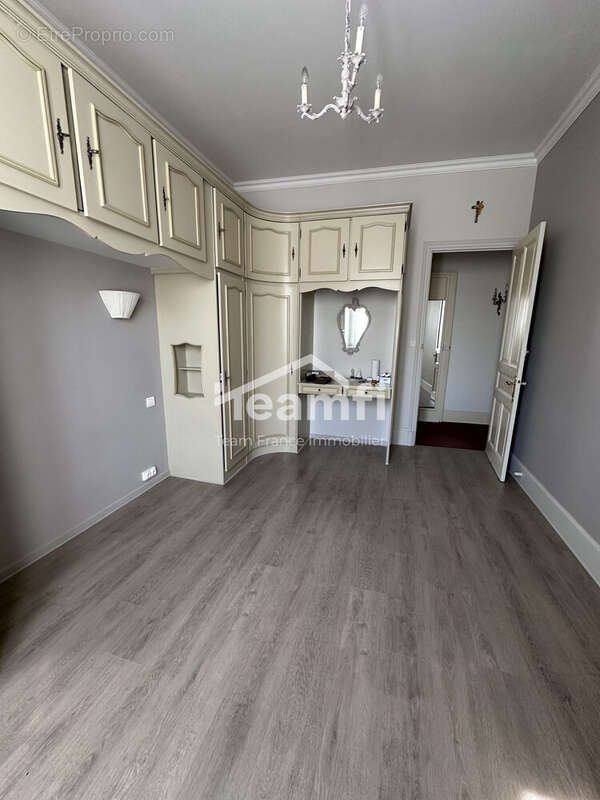 Appartement à LA MONNERIE-LE-MONTEL