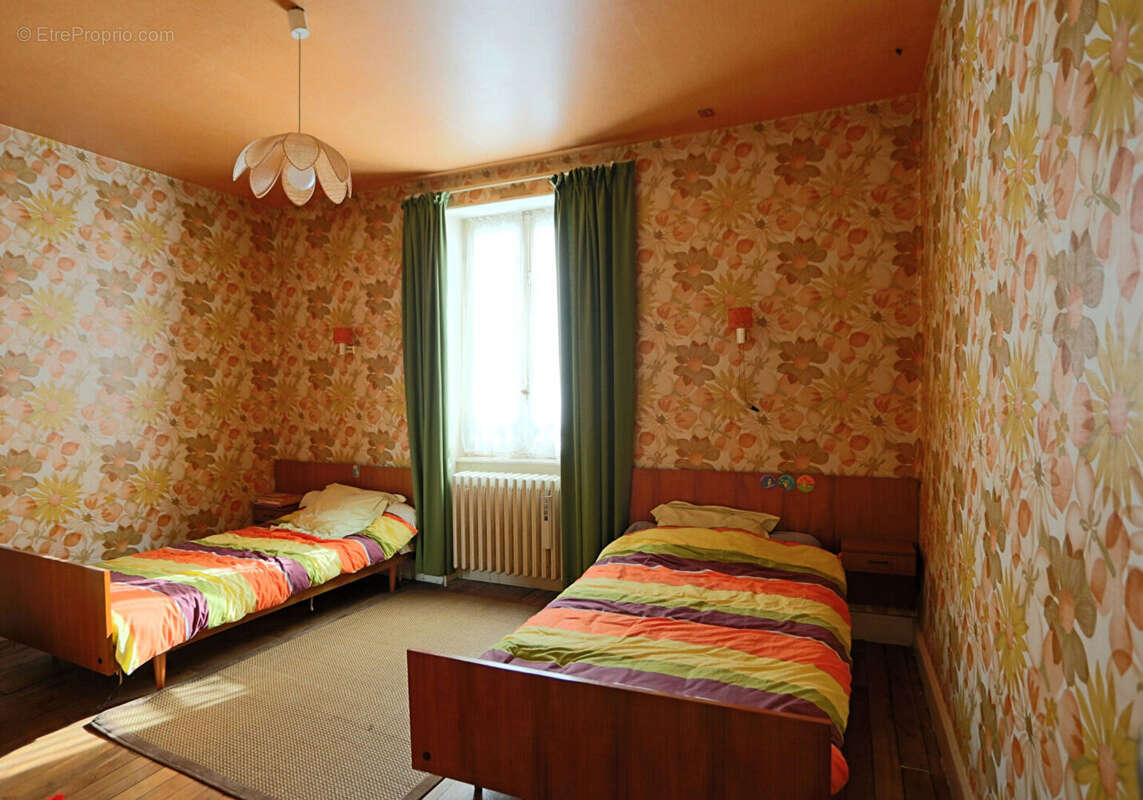 Maison Espinasse 7 pièce(s) 157 m2 - photo 8
