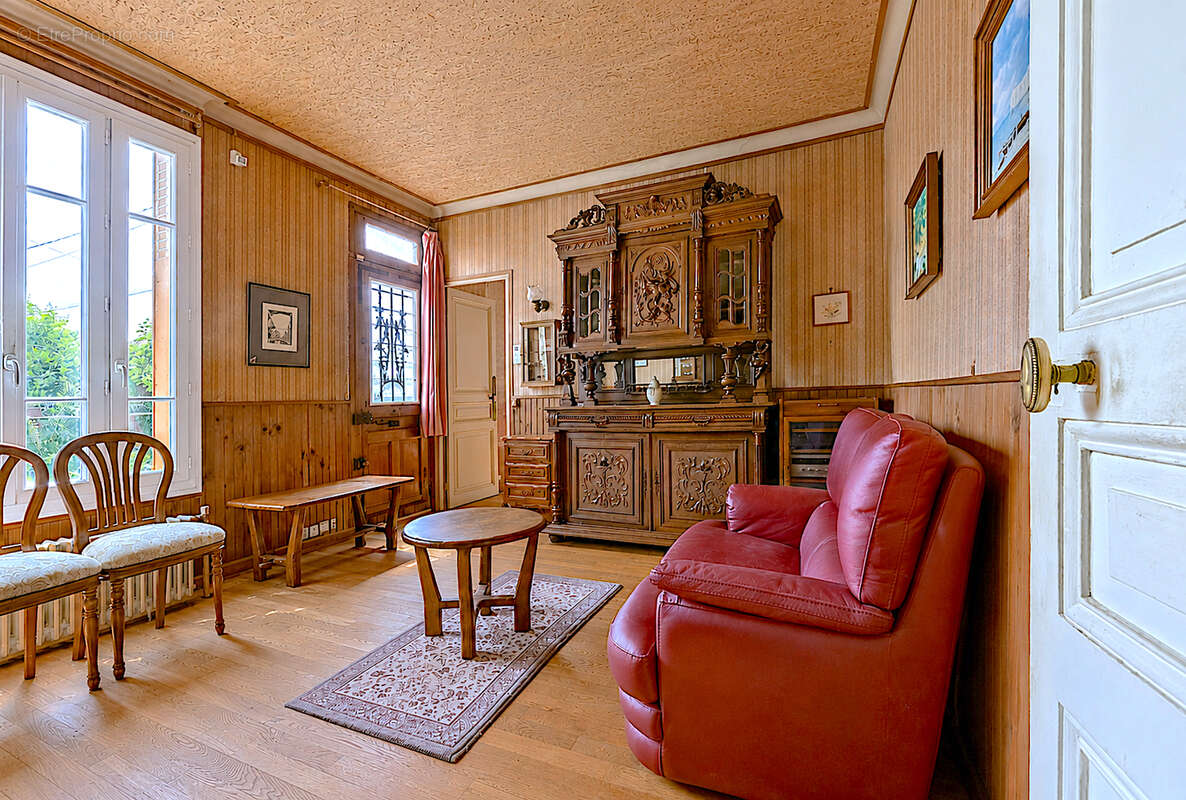 Argenteuil Maison de 4-5 pièces + dépendance sur 316m2 de terrain clos. - photo 5