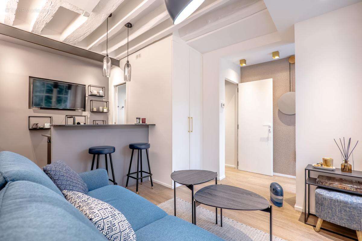 Appartement à PARIS-1E