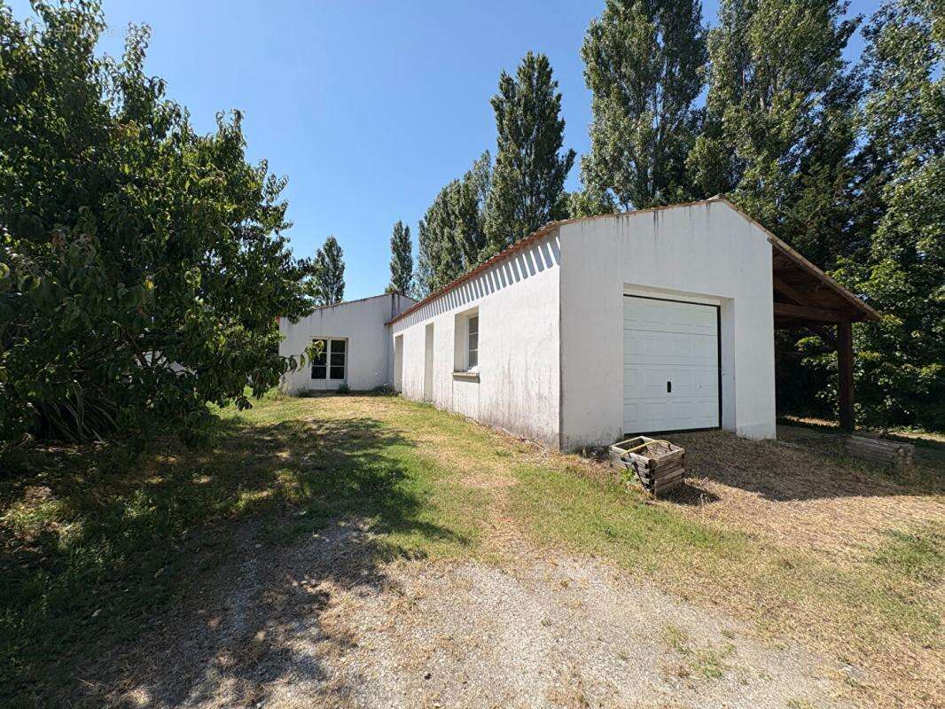 VILLA Saint Laurent De La Pree 120 m2 - photo 16