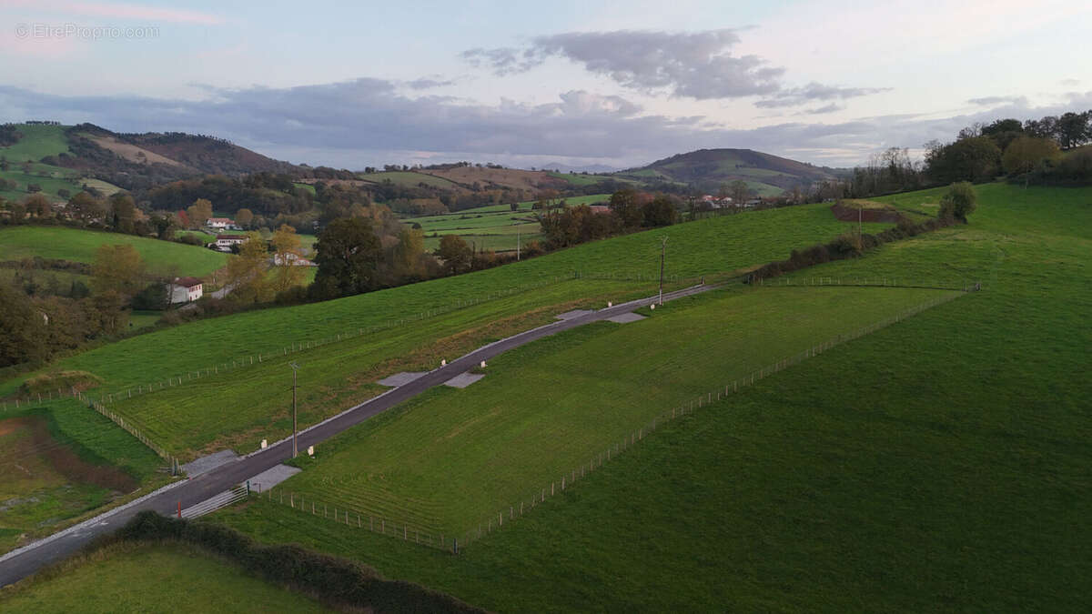 Terrain à SAINT-PALAIS