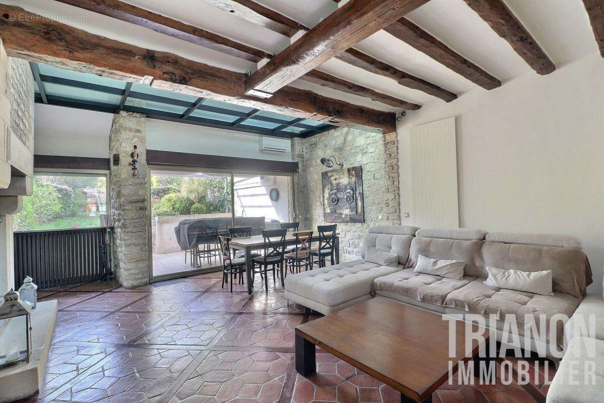 Maison à VERNEUIL-SUR-SEINE