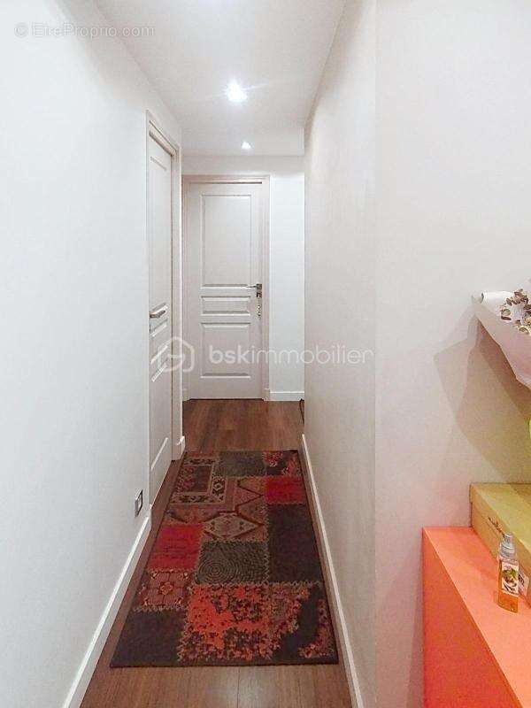 Appartement à VILLENEUVE-LA-GARENNE