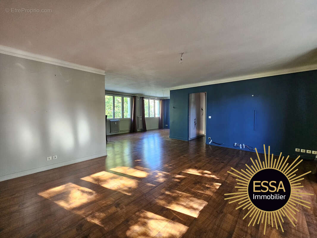 Appartement à LA CELLE-SAINT-CLOUD