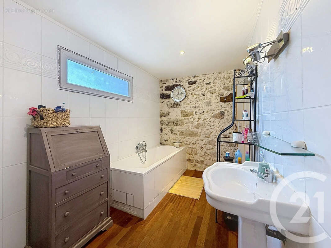 Maison à LOUAN-VILLEGRUIS-FONTAINE