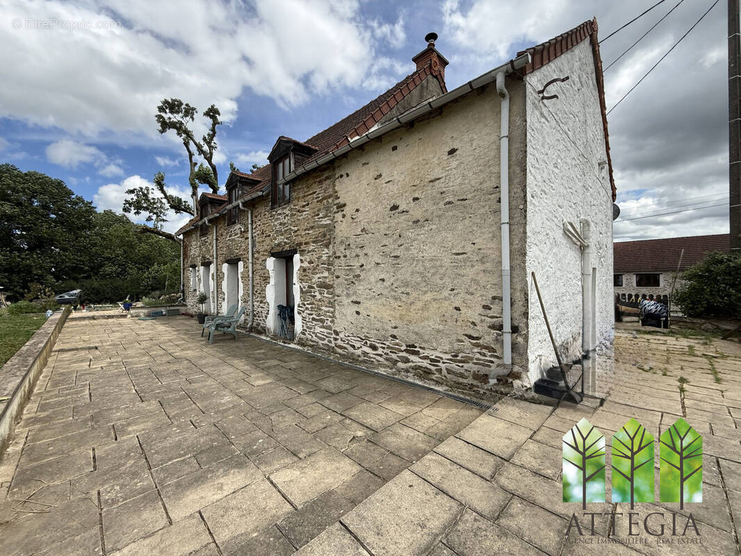 Maison 140 m² à Boussac-Bourg  - photo 3