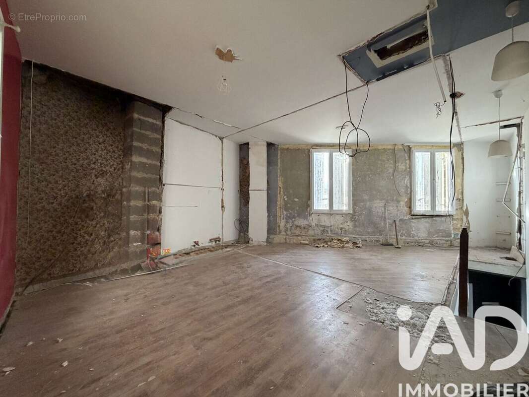 Photo 2 - Maison à SAINT-MEDARD-DE-GUIZIERES