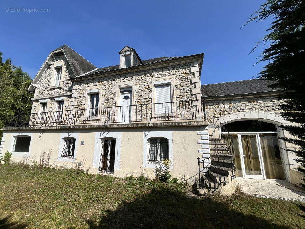 Maison à LA CHAPELLE-MONTLINARD