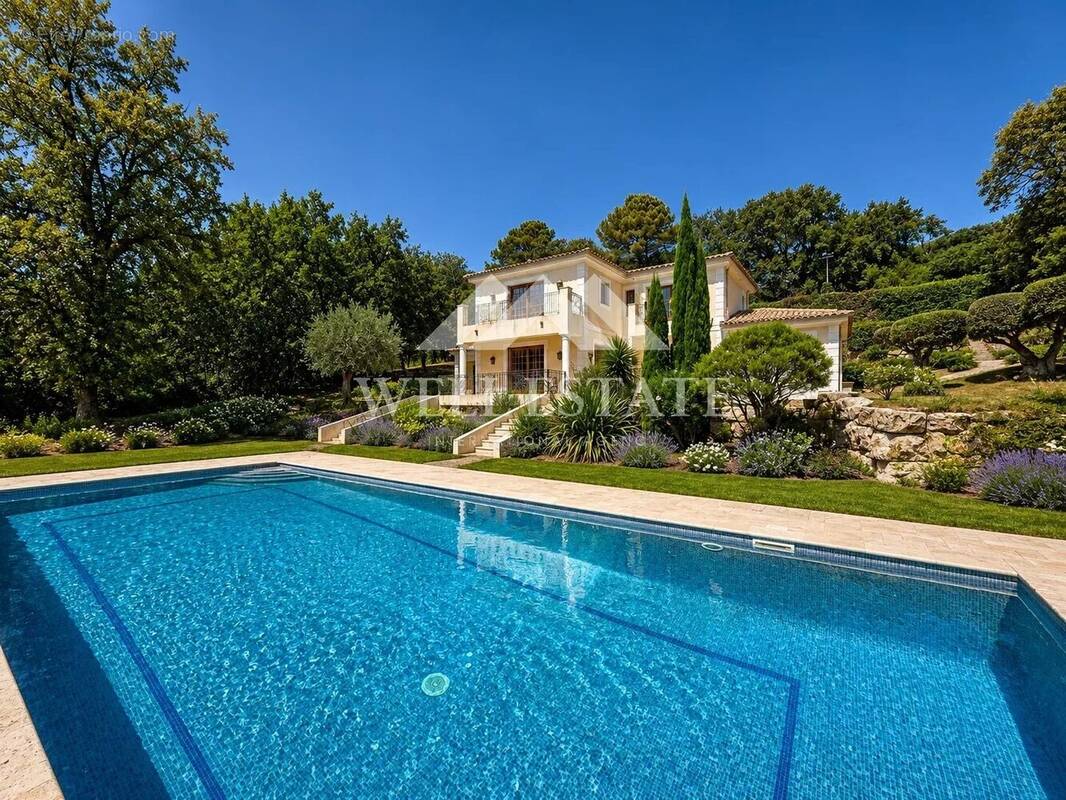 Maison à LA GARDE-FREINET