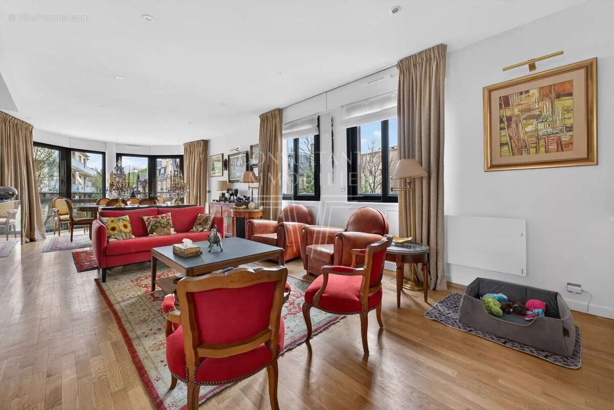 Appartement à NEUILLY-SUR-SEINE