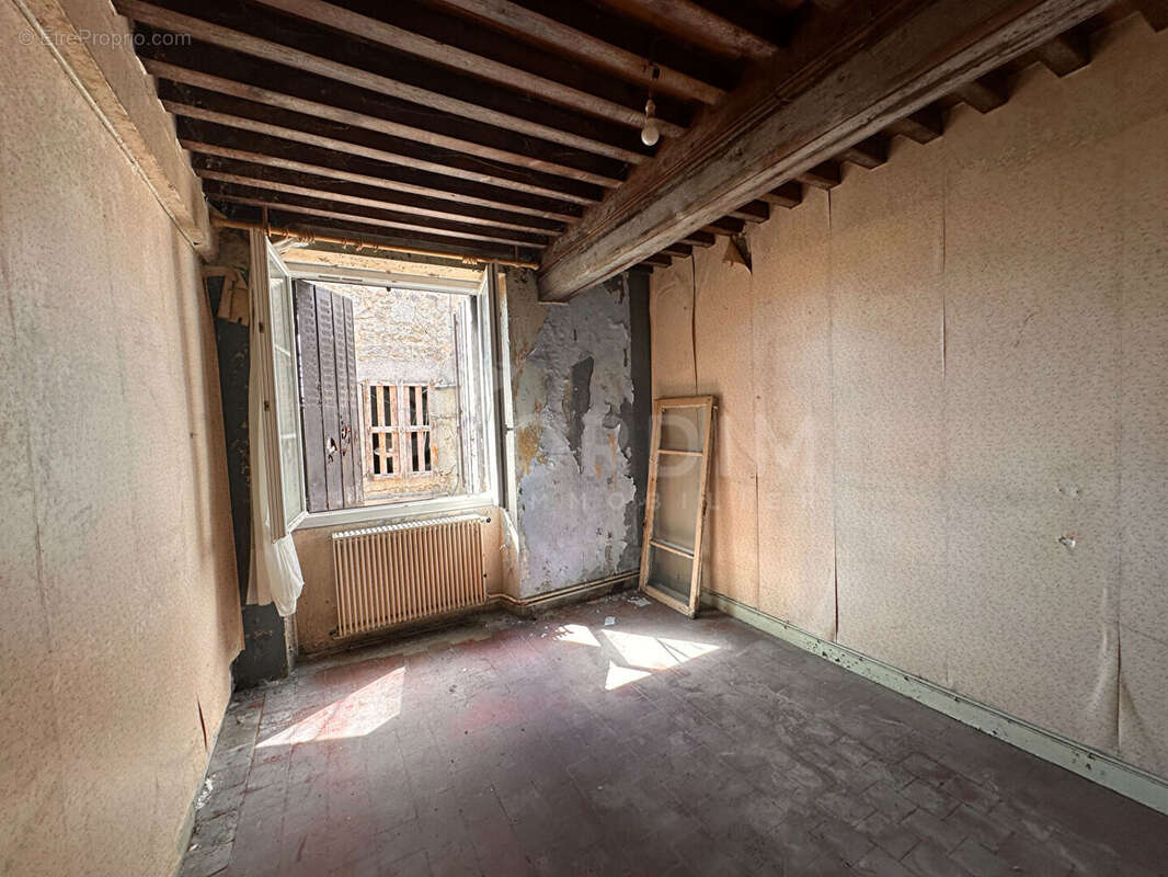 Maison à DUN-LES-PLACES