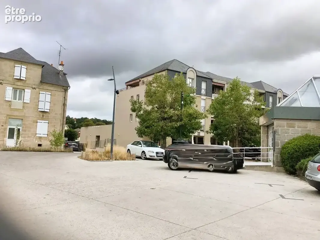 Local Commercial Plein Centre d Ville Malemort 295m2 Parking - photo 7