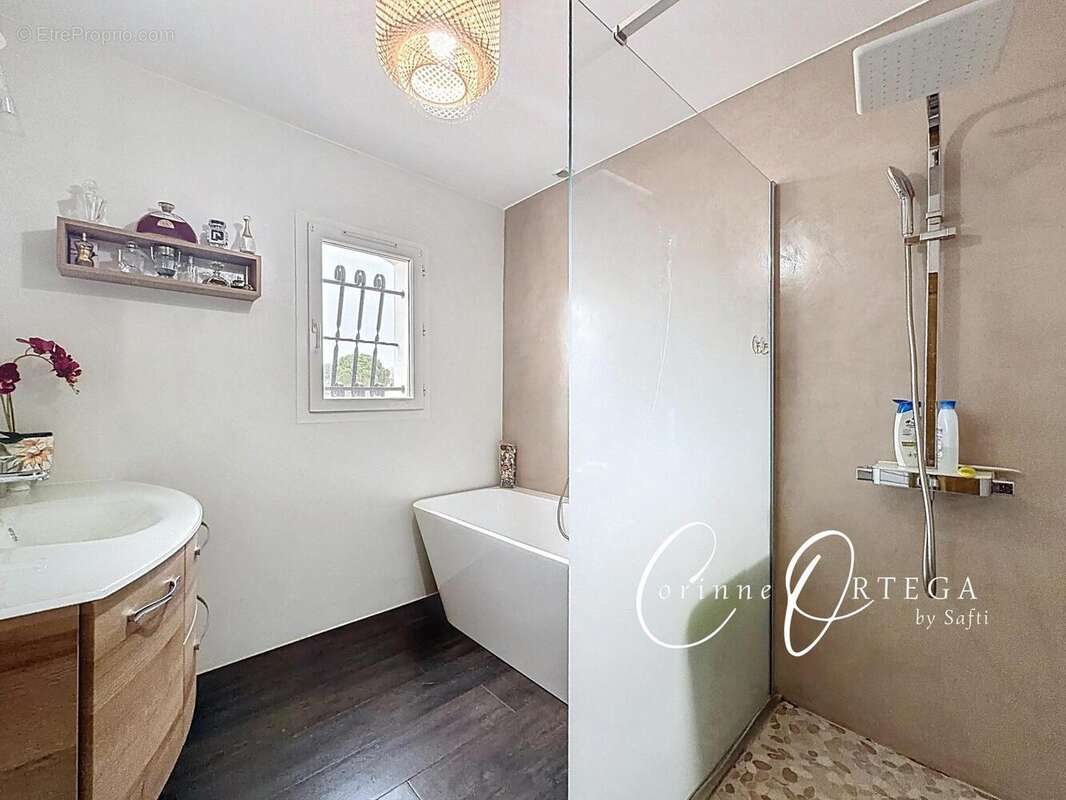 Photo 8 - Maison à SAINT-GILLES