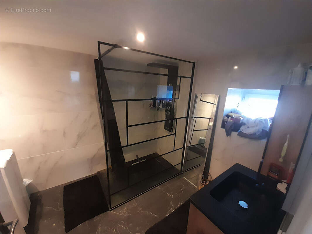 Maison à SAINT-LEONARD-DE-NOBLAT