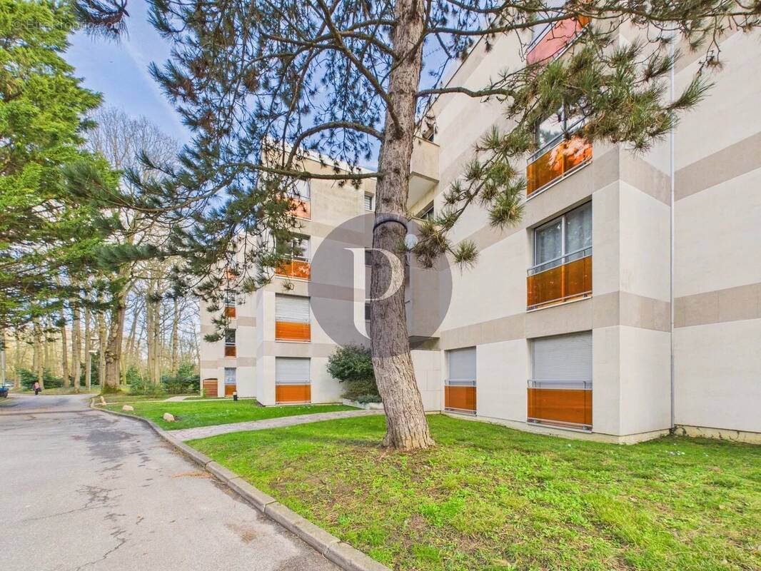 Appartement à LE PLESSIS-ROBINSON